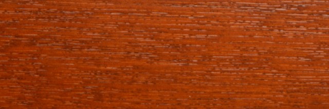 Meranti z widocznym usłojeniem drewna